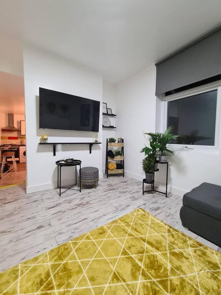 Stylish 1-bedroom city centre flat in Leicester. Apartment in Leicester