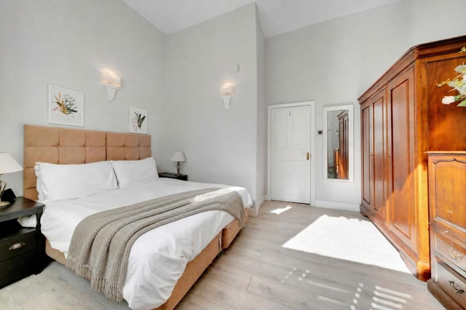 Charming Apartment in West Kensington by Yoko Property Apartment in City of Westminster