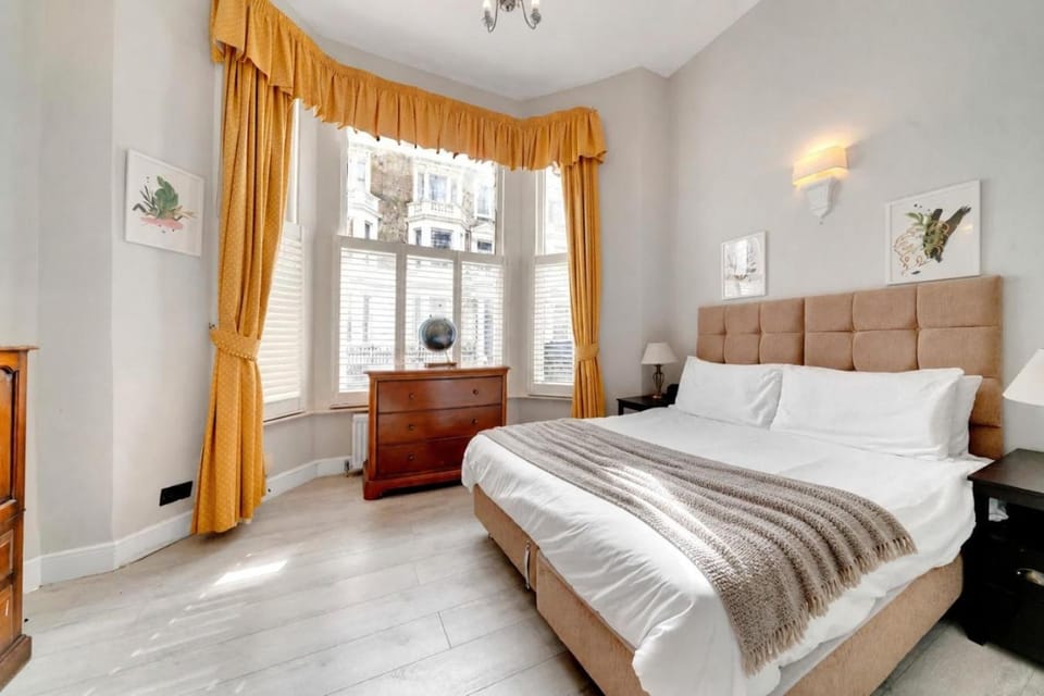 Charming Apartment in West Kensington by Yoko Property Apartment in City of Westminster