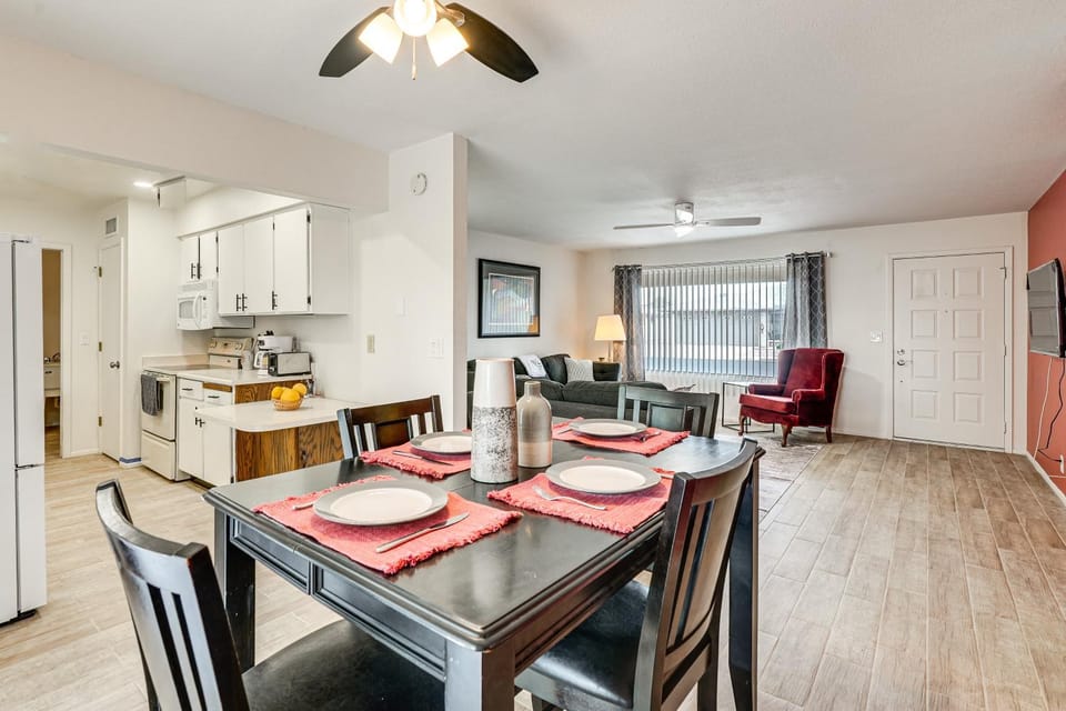 Close to Golf! 55-Plus Snowbird Escape in Mesa House in Mesa