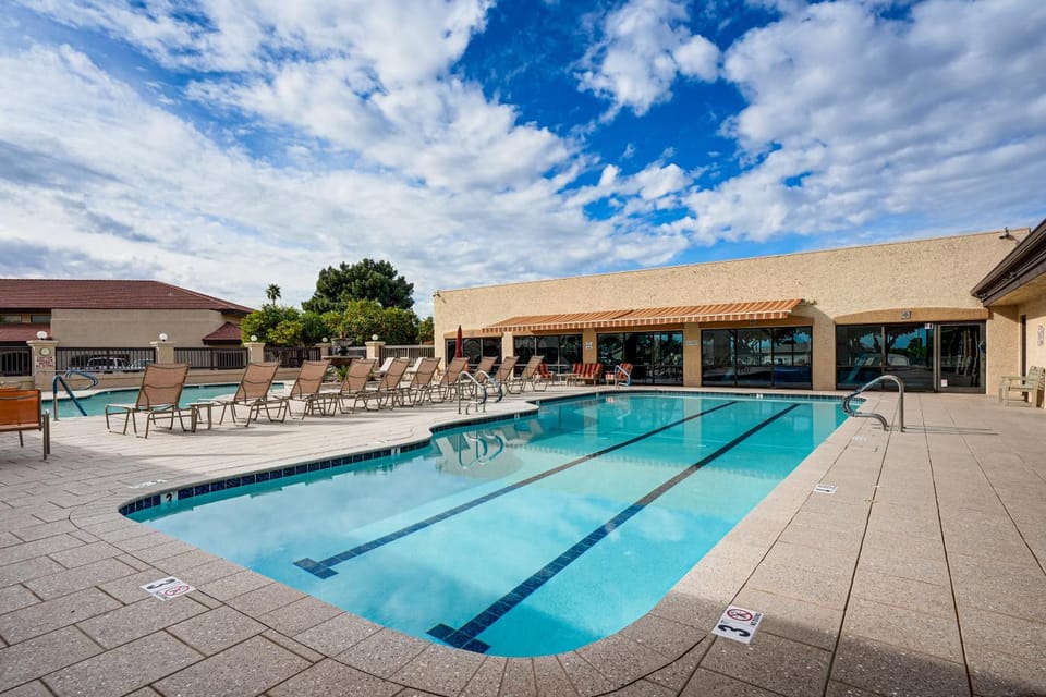Close to Golf! 55-Plus Snowbird Escape in Mesa House in Mesa