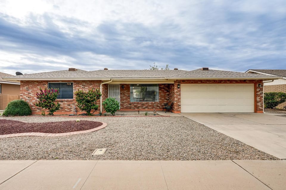 Close to Golf! 55-Plus Snowbird Escape in Mesa House in Mesa