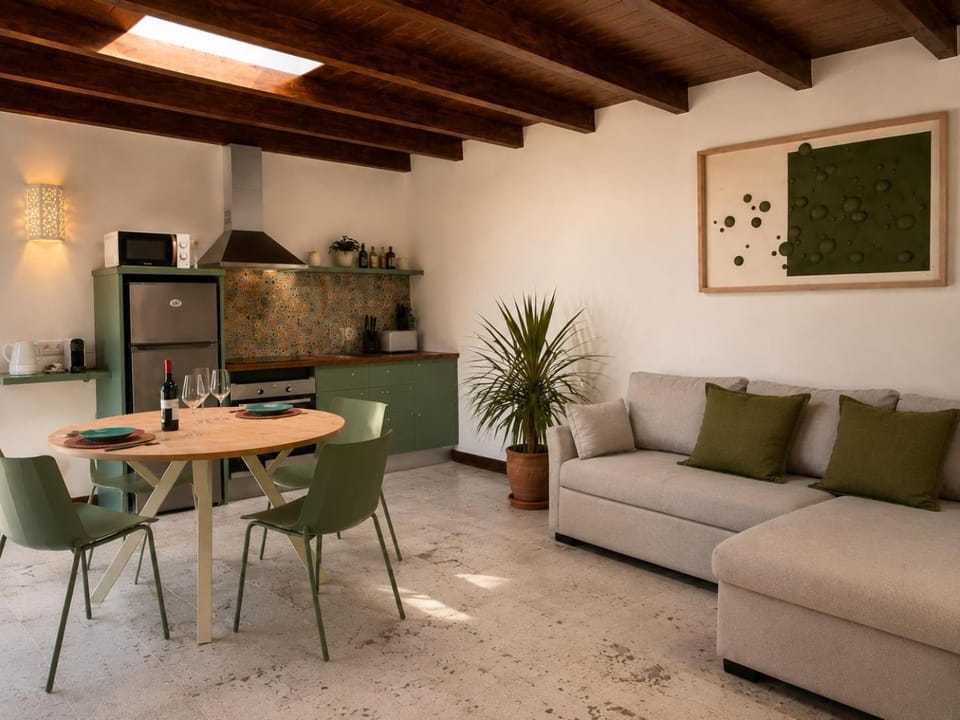 Kitchen or kitchenette, Living room, Dining area, kitchen