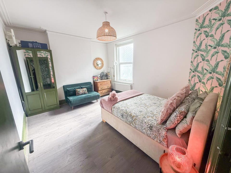 Bed, Decorative detail, Seating area, Bedroom, flat iron, hair dryier, heating, towels, wardrobe