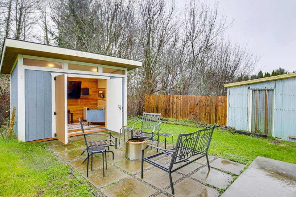 Entertainment Shed! Pet-Friendly Oregon Coast Home House in Bay City