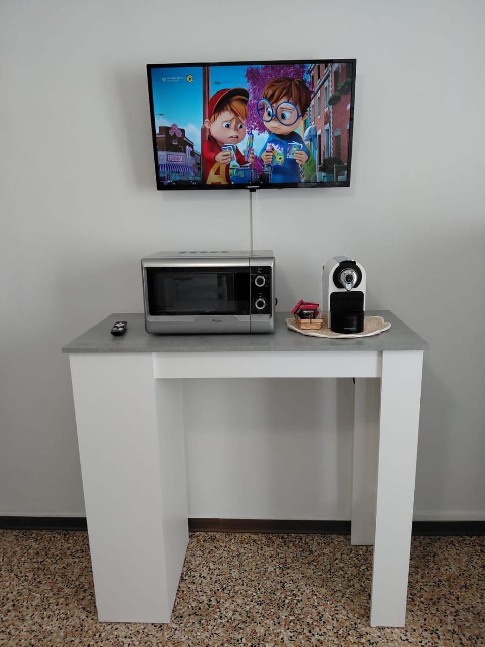 TV and multimedia, Coffee/tea facilities, microwave, kitchen