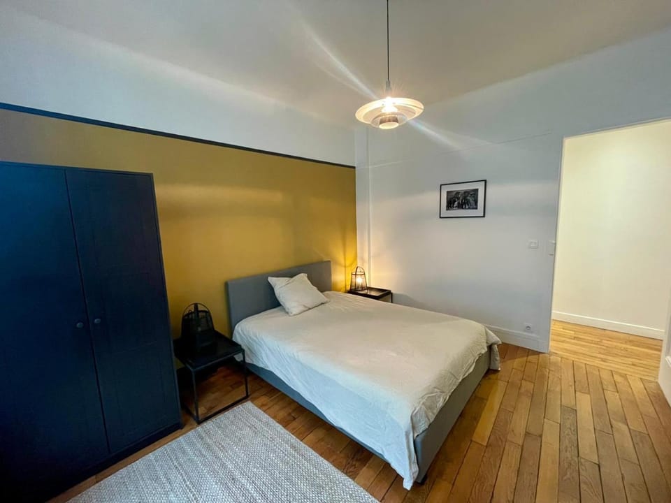 Tour Eiffel Quai de Seine Marois Paris Apartment in Paris