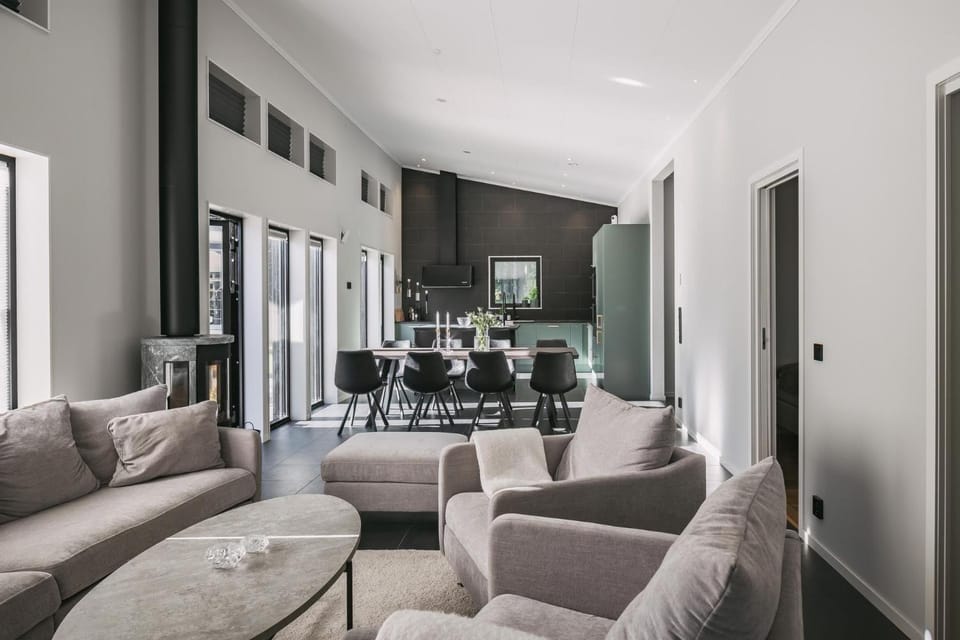 Living room, Dining area