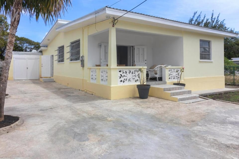 Palasette Dover Gardens Barbados House in Oistins