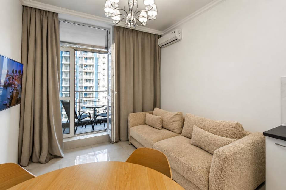 TV and multimedia, Living room, Dining area, air conditioner