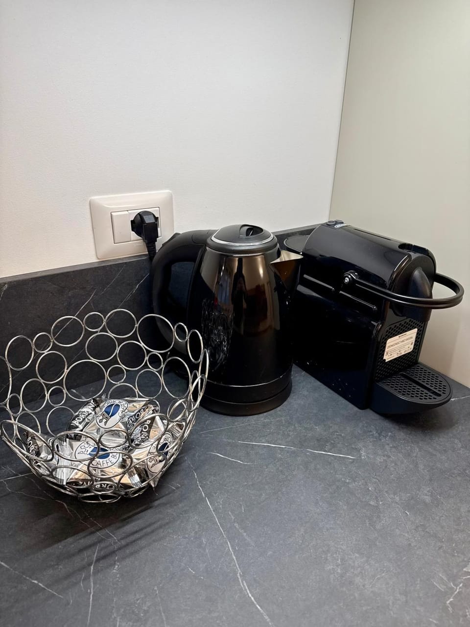 Coffee/tea facilities, Kitchen or kitchenette