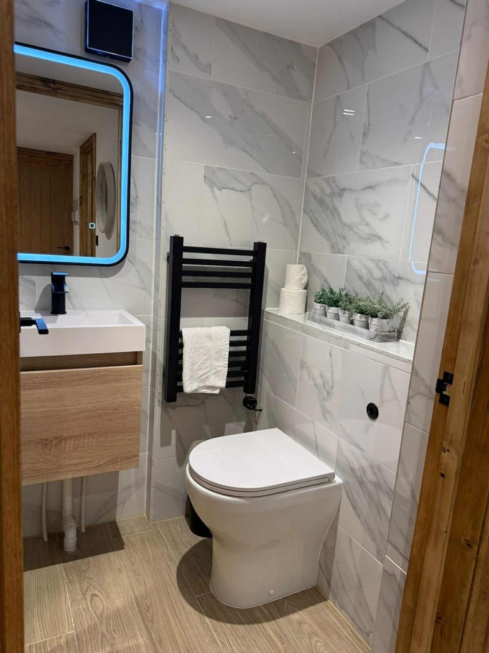 Stylish Flat B Apartment in Cardiff