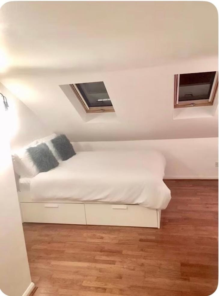 Double Ensuite room , good transport connection Vacation rental in London