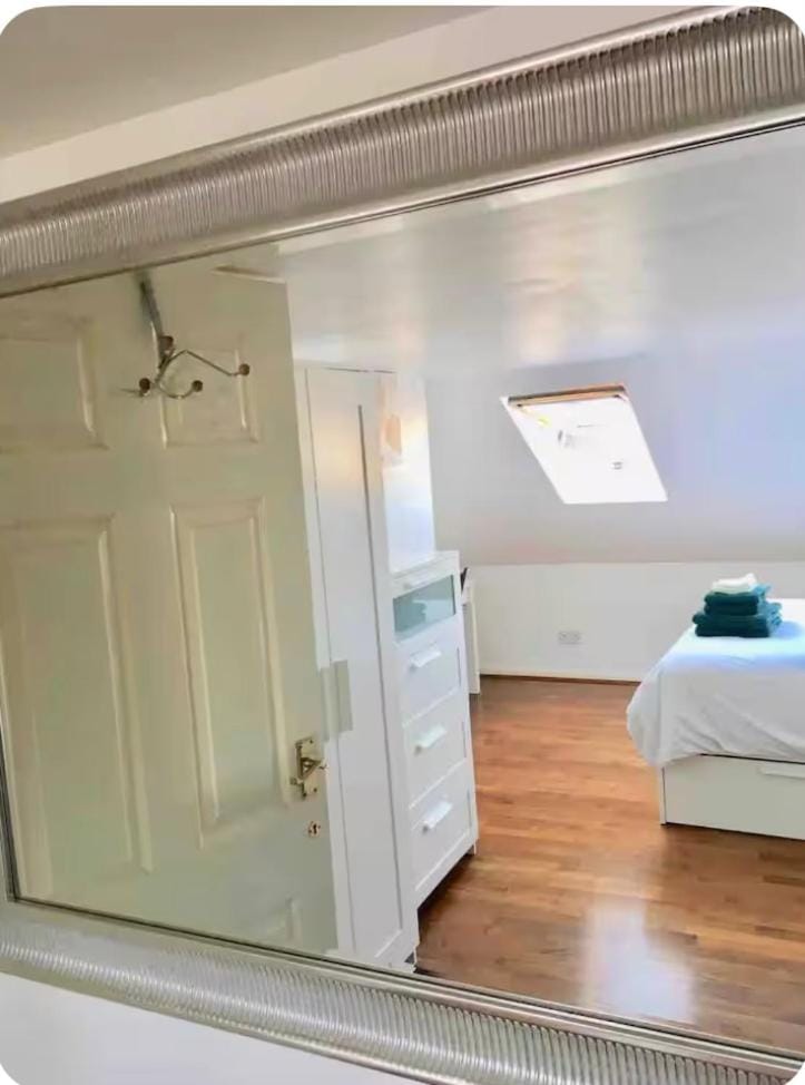 Double Ensuite room , good transport connection Vacation rental in London