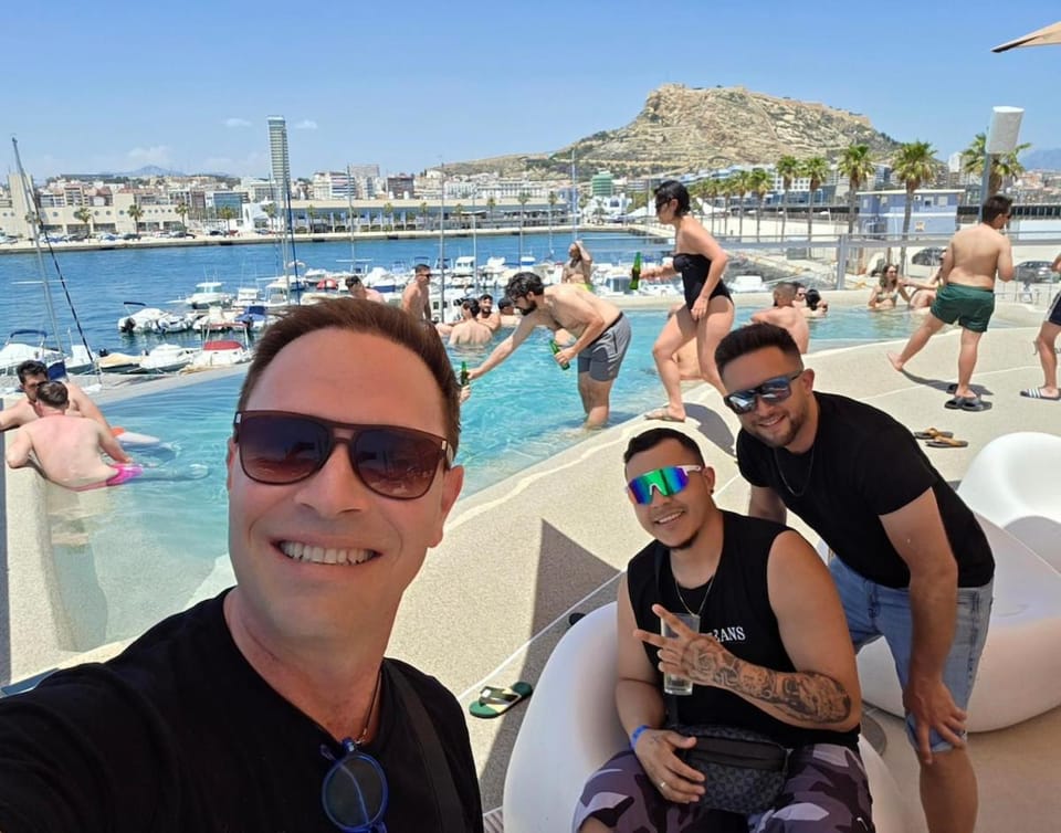Postiguet Beach 2 garajes SuperHost SuperFlat Apartment in Alicante
