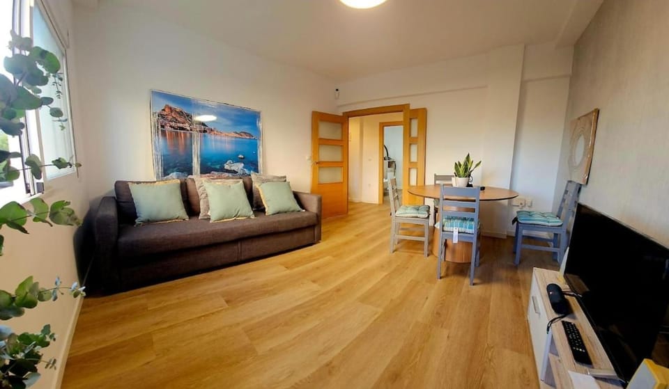 Postiguet Beach 2 garajes SuperHost SuperFlat Apartment in Alicante
