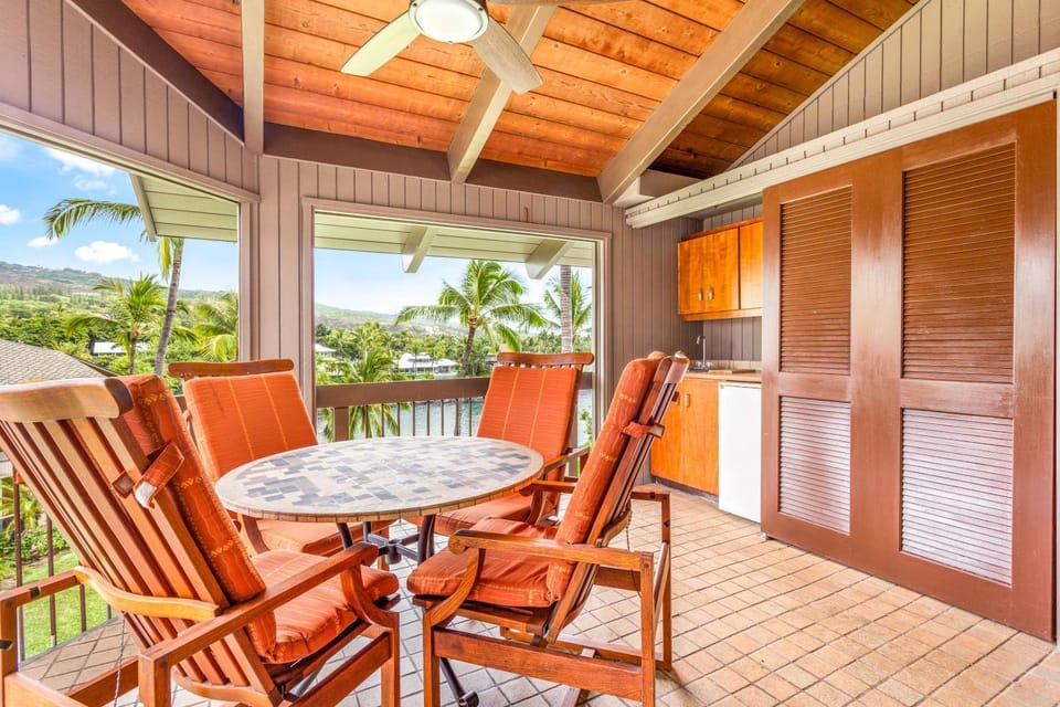 Kanaloa at Kona on a Gorgeous Ocean Front Apartment hotel in South Kona