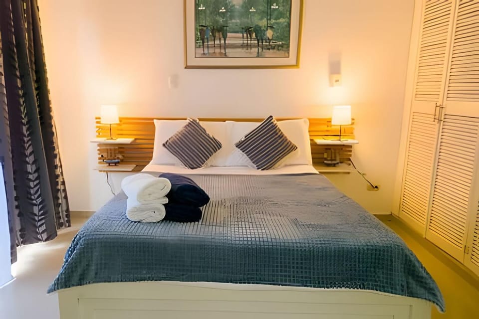 Bed, Guests