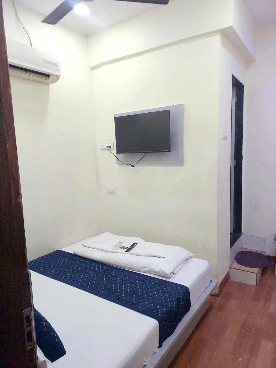 Hotel Mint Park AL Maqam - Near Mohammad Ali road Mumbai Hotel in Mumbai