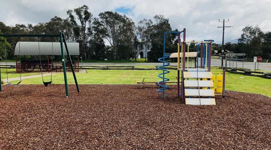 Lower-Level Classic House in Richmond Hill House in Richmond Hill