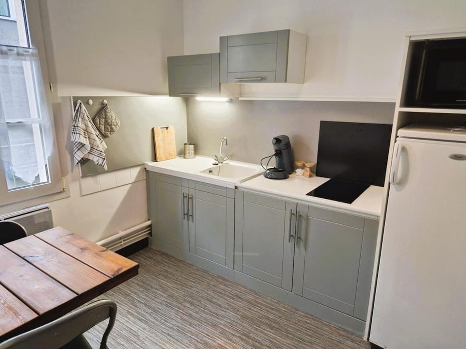 LA MADELEINE - Spacieux T2 - Calme - Wifi - TV Apartment in Saint-Cyr-sur-Loire