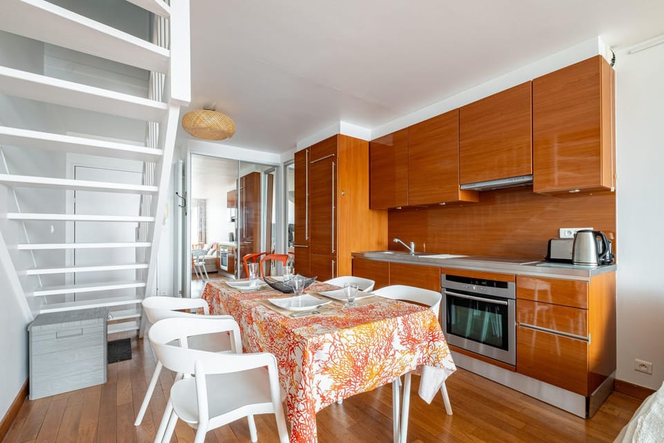 Kitchen or kitchenette, Dining area, dishwasher, oven, stove, toaster