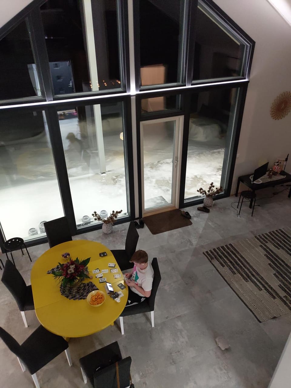 Seating area, Dining area