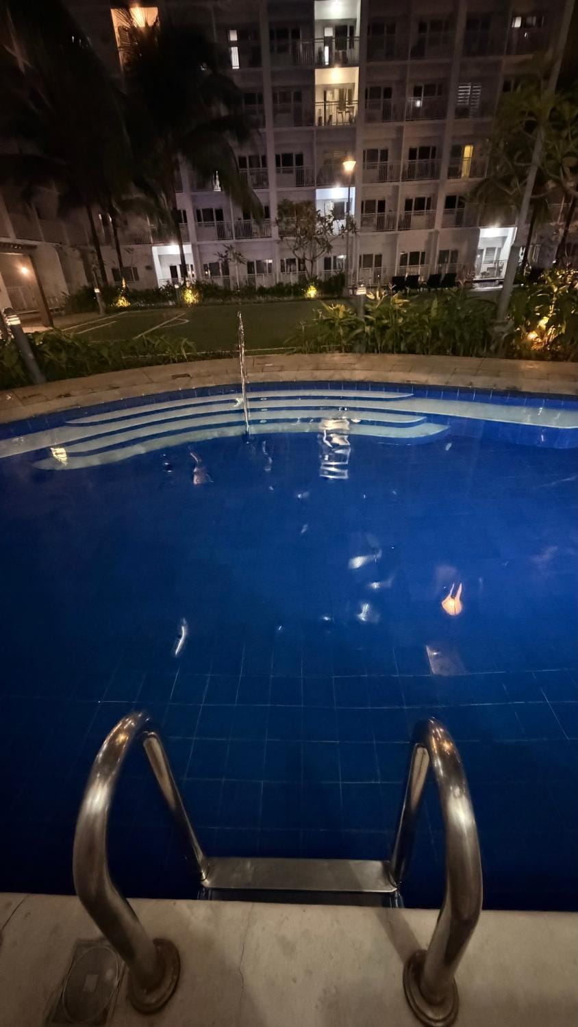 Direct Access to pool GK Suite Hotel in Pasay