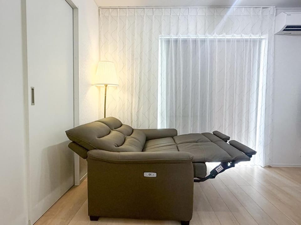 Living room, Seating area, air conditioner