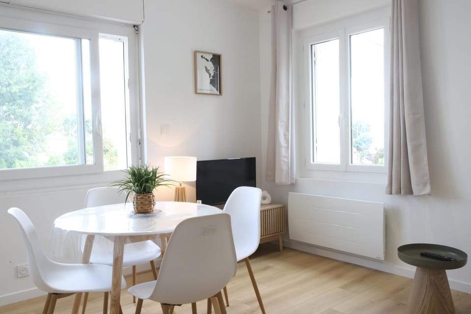 200m Plage du Chay Apartment in Royan