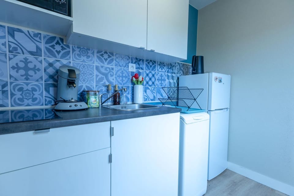 Kitchen or kitchenette, stove, stove, kitchen, kitchen