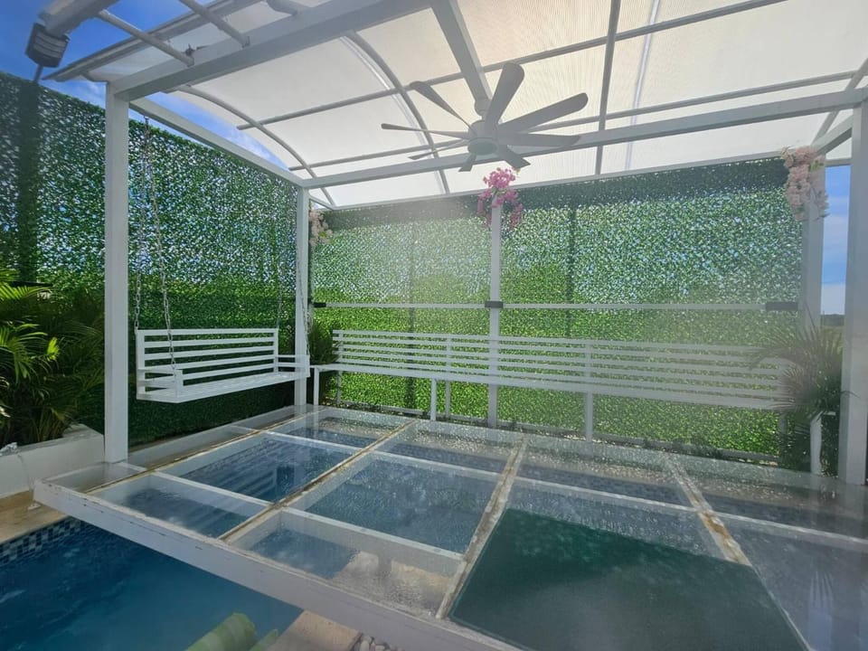 Garden, Swimming pool