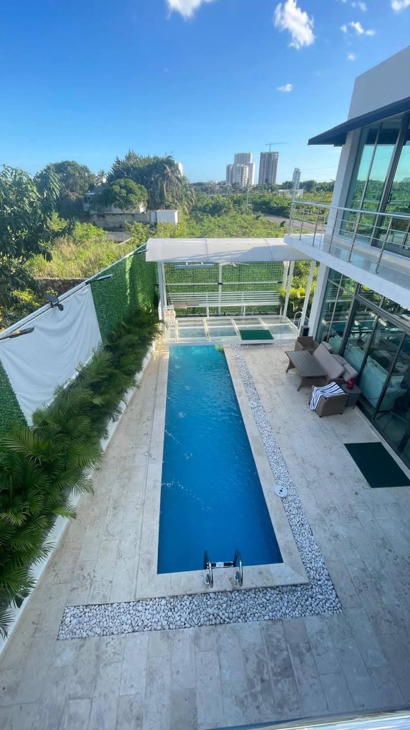 Swimming pool