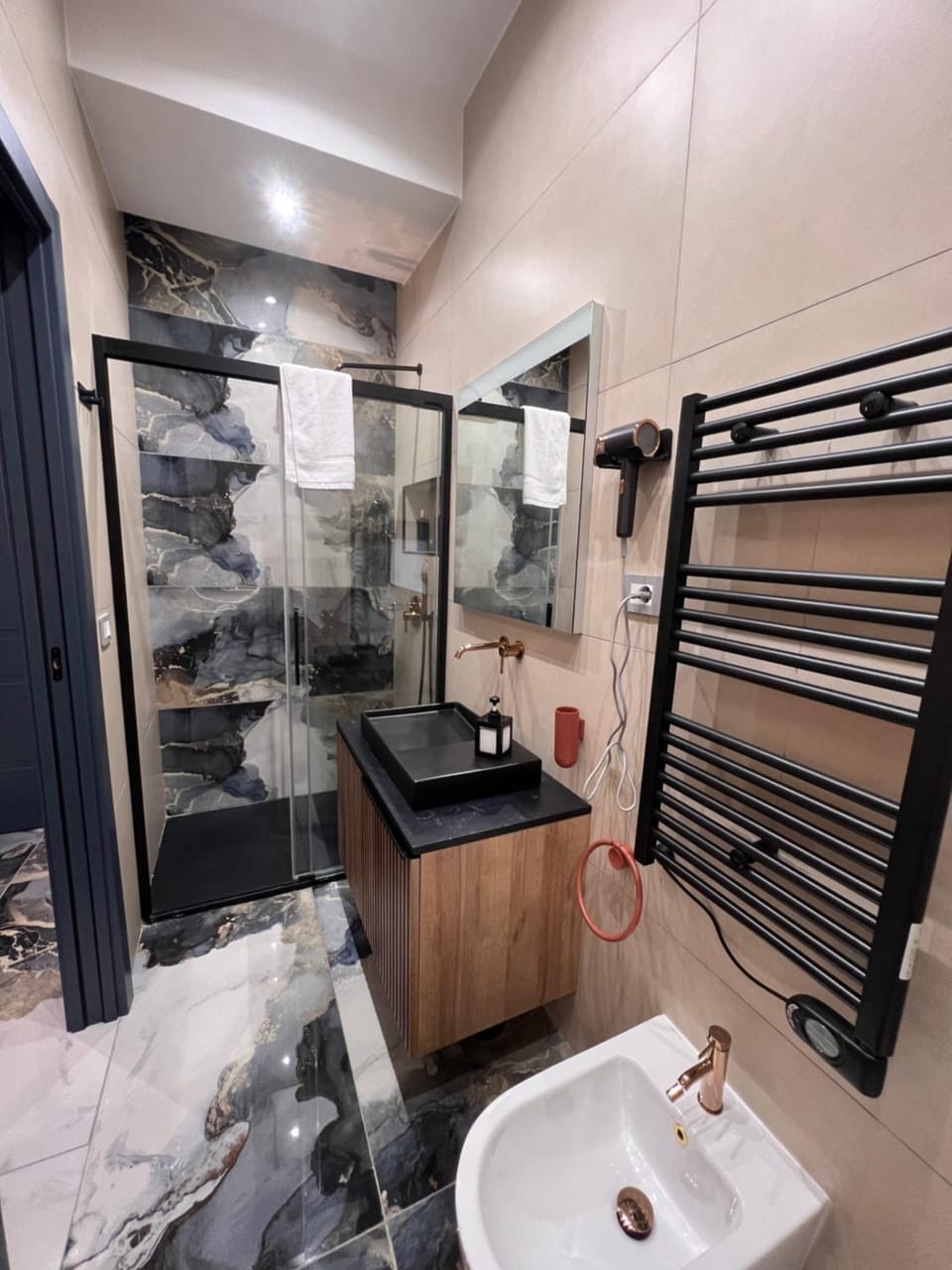 Shower, Bathroom, towels
