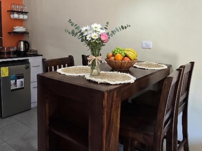 Casa Juanita - 10 min to park, Entire Home Apartment in El Salvador