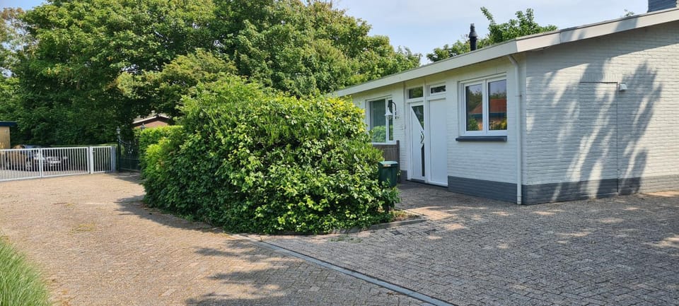 Property building, Facade/entrance, Neighbourhood