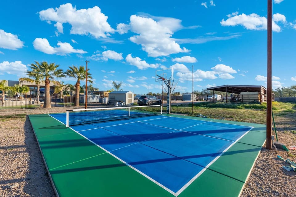 5BR Spacious Luxury Retreat Pool Views Games House in Pinnacle Peak