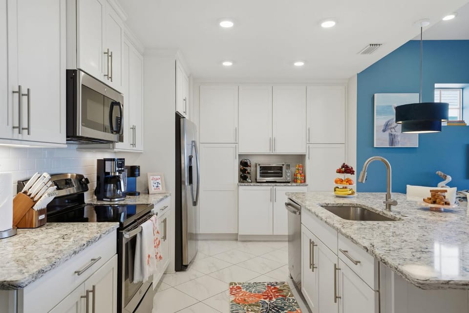 One Particular Penthouse | Top-Floor Condo at Margaritaville Near Anna Maria Island House in Bradenton