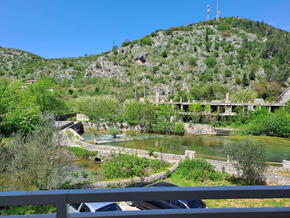 Spring, Day, Neighbourhood, Natural landscape, Mountain view, River view, Parking