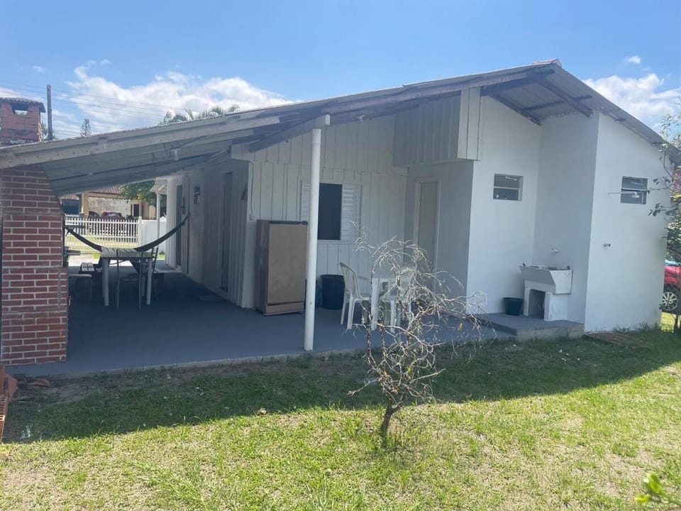 Casa Familiar - Perto da Praia e Embarque para Ilha do Mel House in State of Paraná