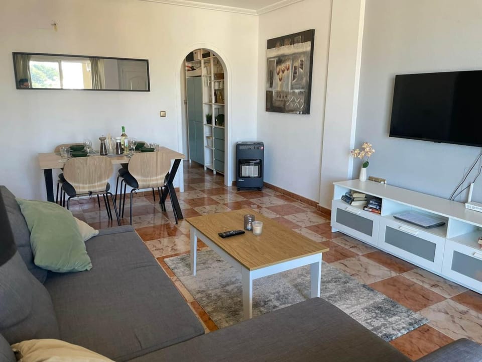 TV and multimedia, Living room, Dining area, Evening entertainment