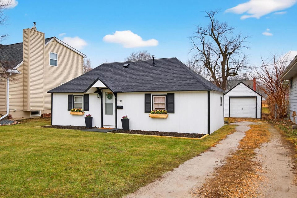 Prime Ames Location 2BR 1BA Near ISU House in Ames