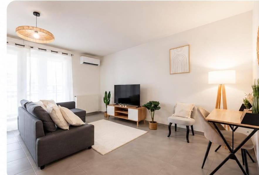 TV and multimedia, Living room, air conditioner