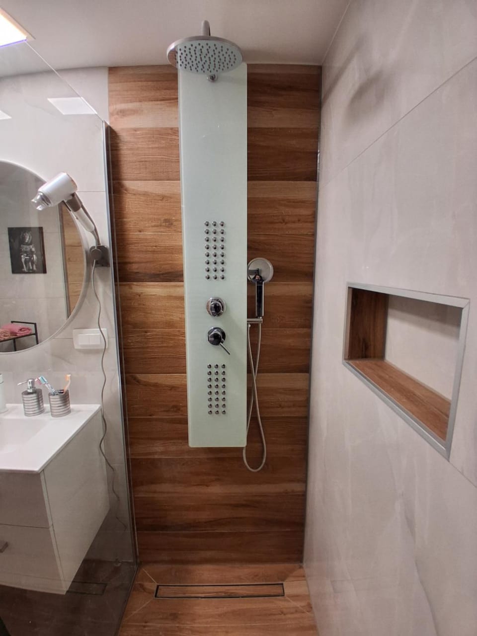 Shower, Bathroom