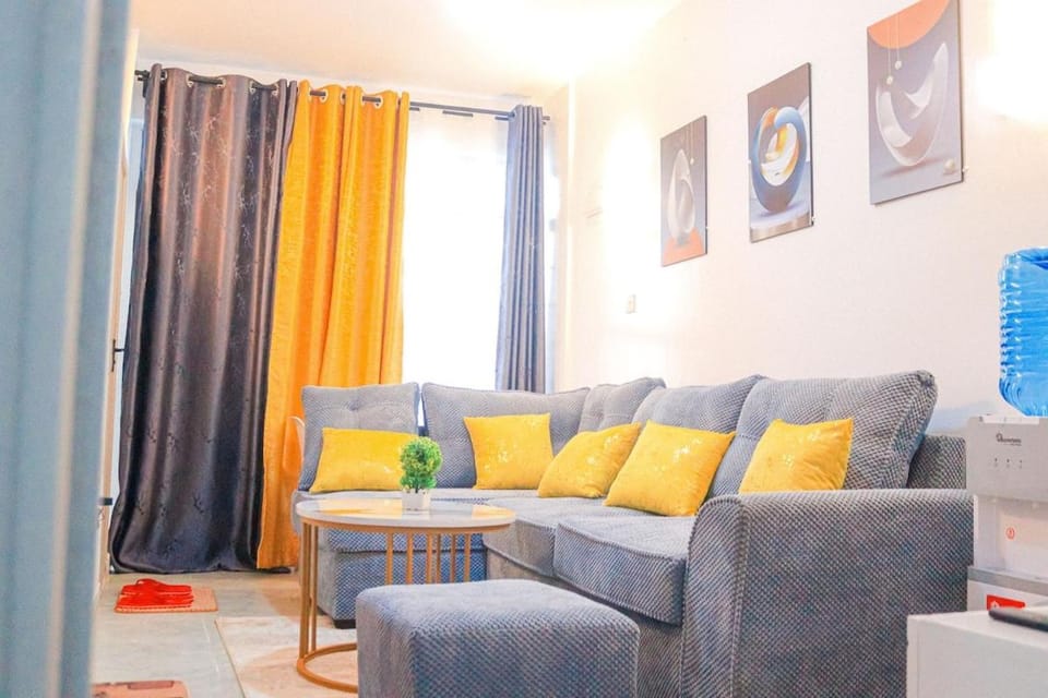 Cozy & Secure 1BR Near TRM Mall - Free Parking, Fast WiFi & Netflix Apartment in Nairobi