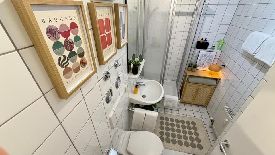 Bathroom, towels