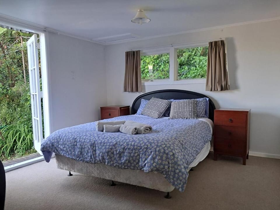 Home in Karori House in Wellington Region