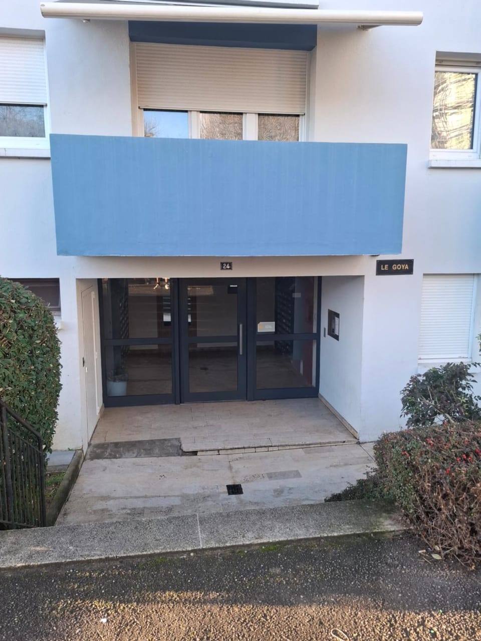 Facade/entrance