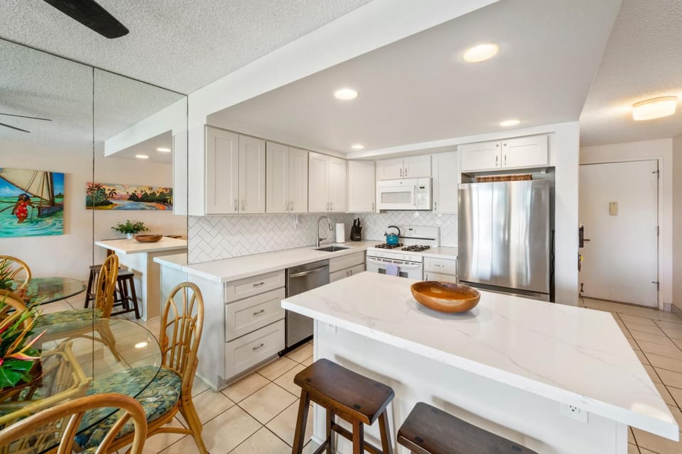 Kitchen or kitchenette