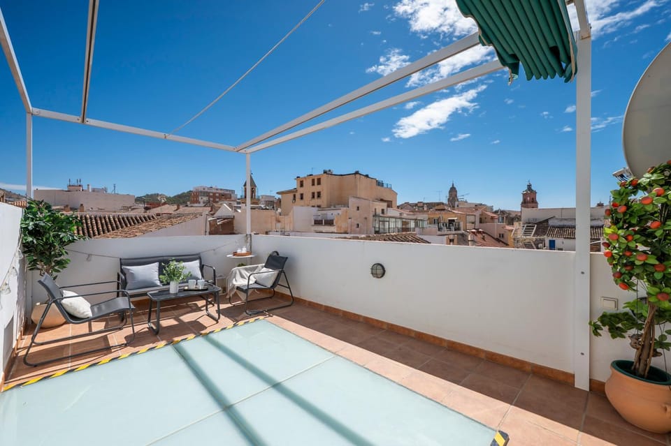 Balcony/Terrace, City view